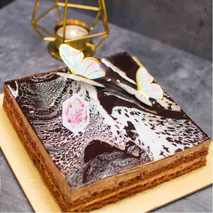 CHOCOLATE MOUSSE BIRTHDAY CAKE